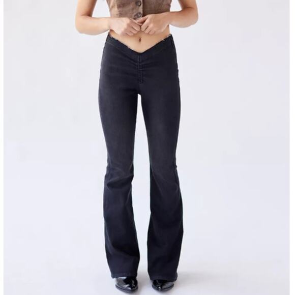 Urban Outfitters BDG Ruched Dip Waist V Flare Jeans in Washed Black - Picture 1 of 12